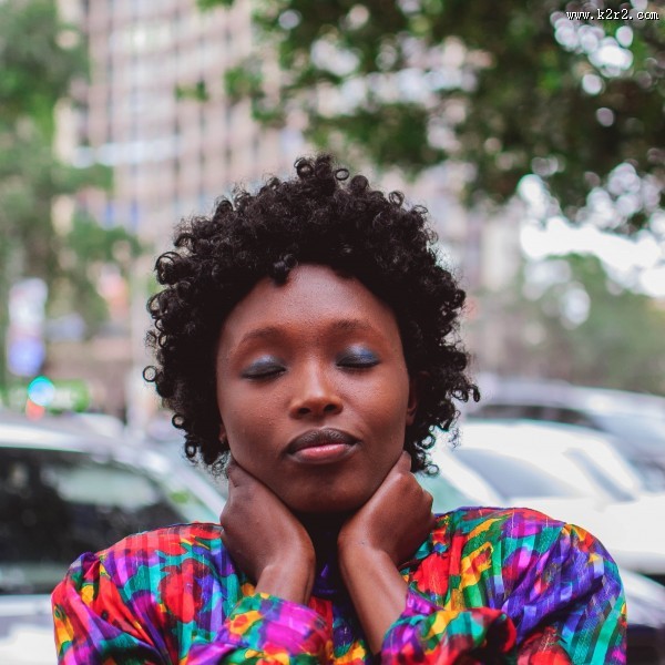 黑皮肤美女图片