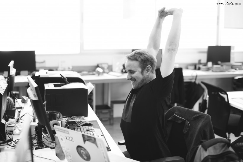 谈论工作的图片