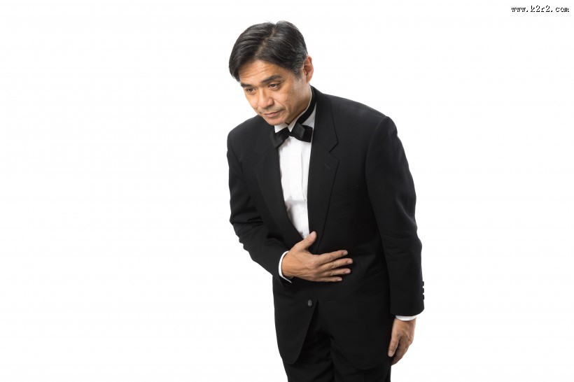 西装革履的中年管家图片