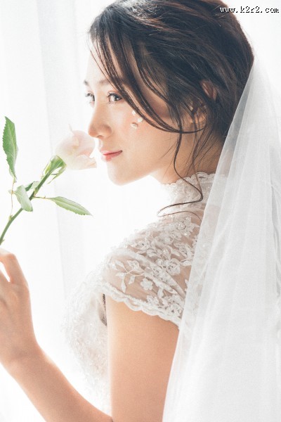 穿婚纱的新娘图片大全
