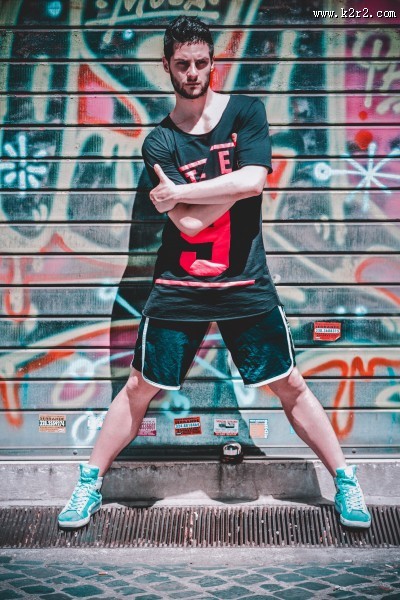 有活力的时尚青年图片