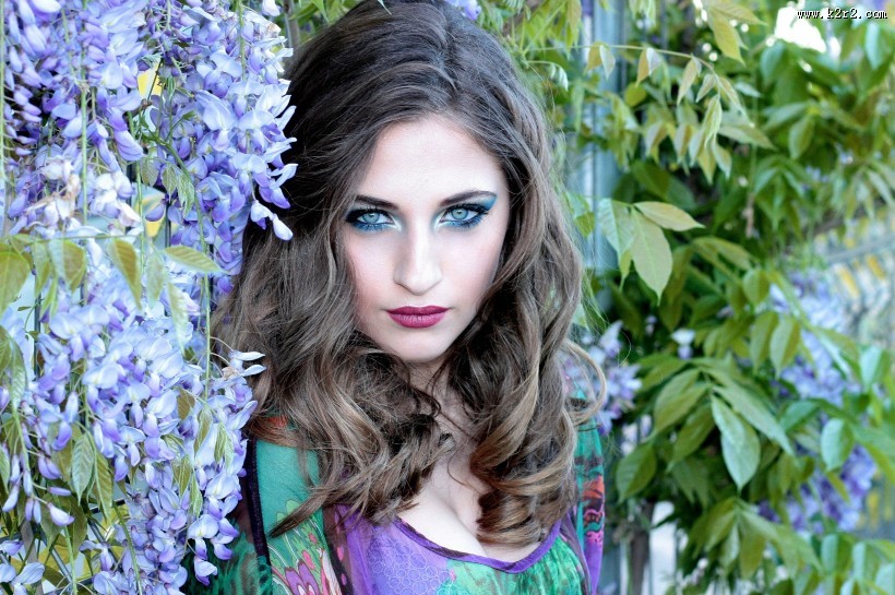 鲜花与美女图片大全