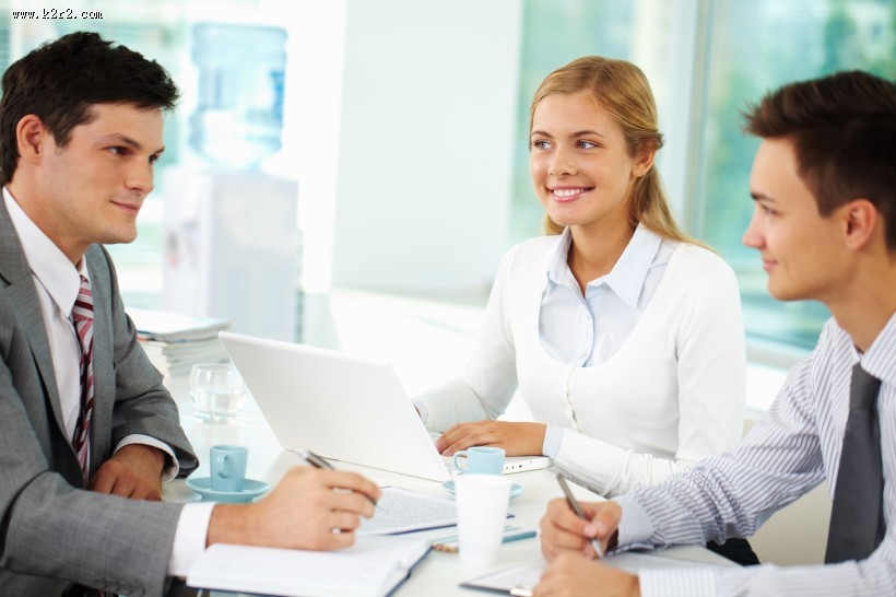 办公室小组会议图片大全