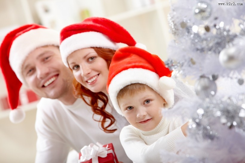 戴着圣诞帽的一家人图片