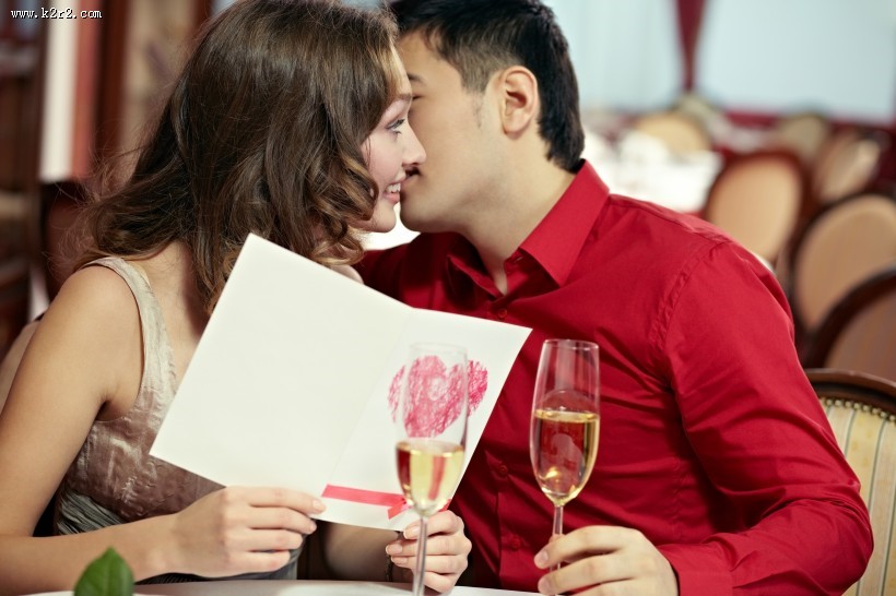 亲昵的情侣图片大全