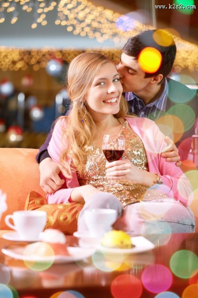 亲昵的情侣图片大全