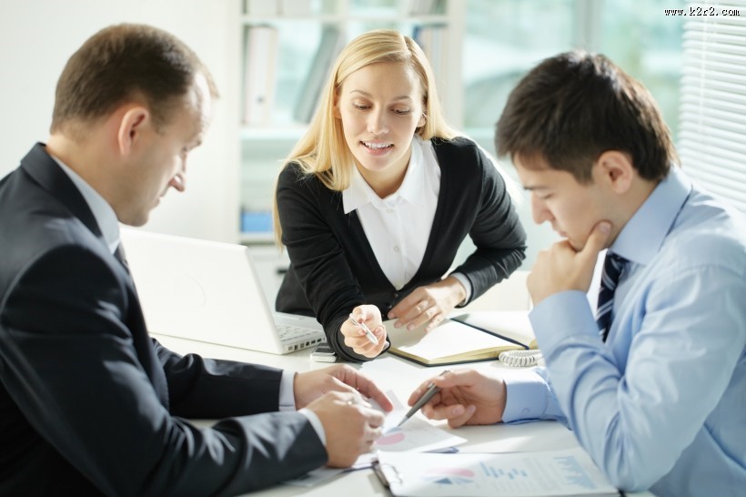 开会的白领图片