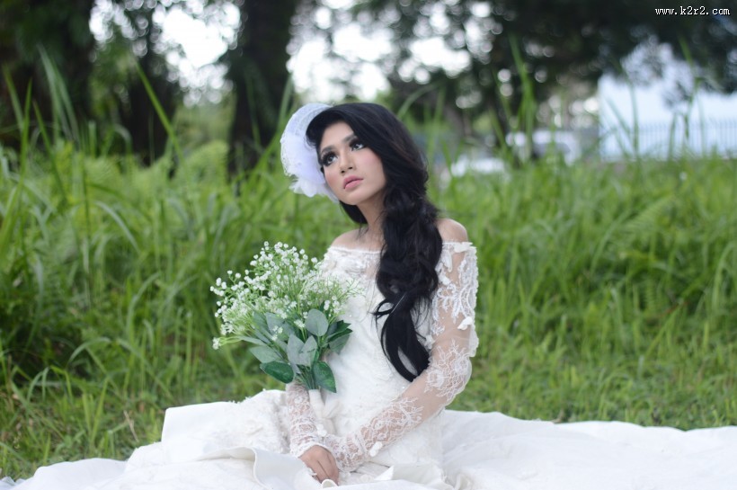 穿着婚纱的女人图片大全