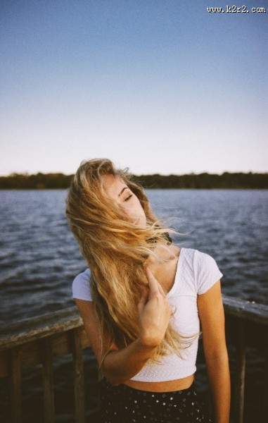 美丽的长发女孩图片