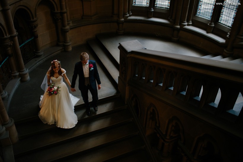 结婚的夫妻图片