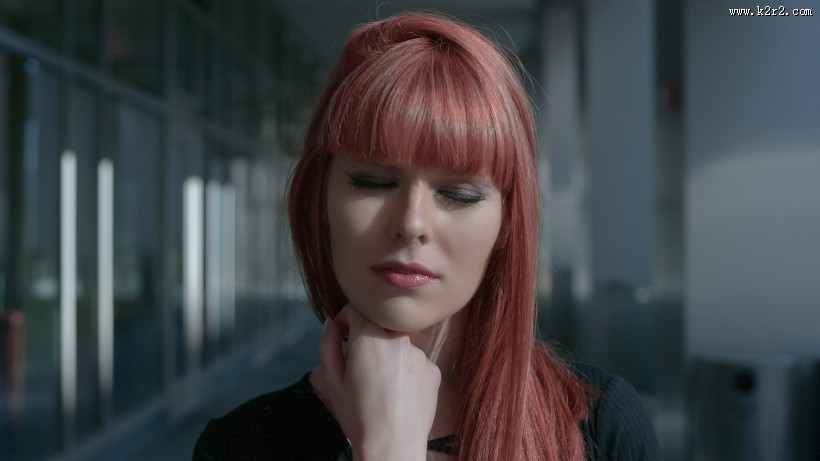 闭着眼睛的女孩图片大全