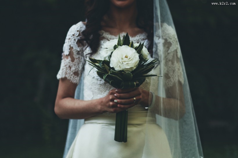 身穿婚纱的美女图片大全