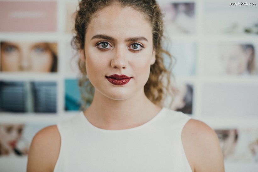 嘴唇的美女图片