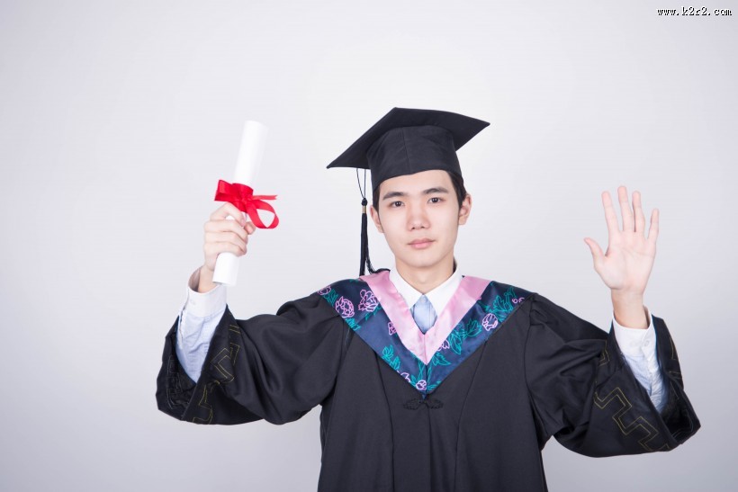 学生大学毕业图片