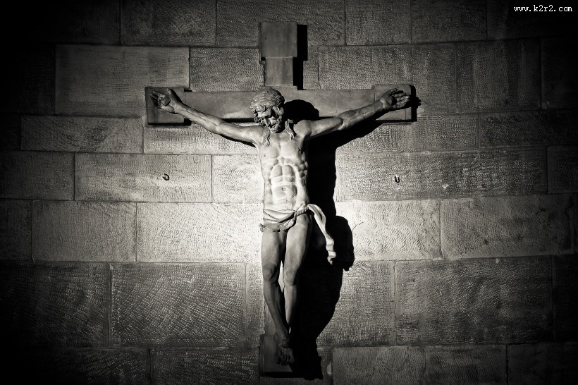十字架上的耶稣图片大全