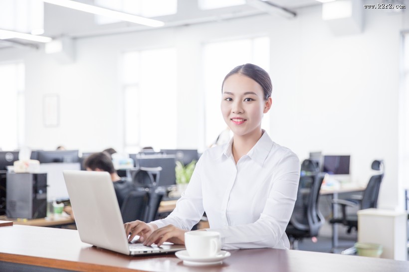 正在工作的企业白领图片大全