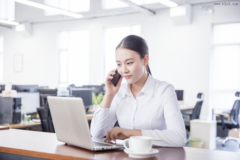 正在工作的企业白领图片大全