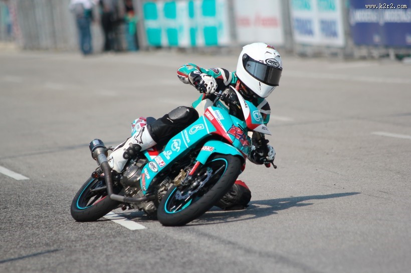 摩托赛车手图片