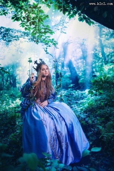森林中的美女公主图片