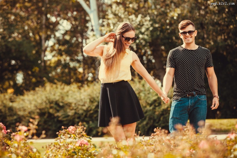 相亲相爱的甜蜜爱人图片