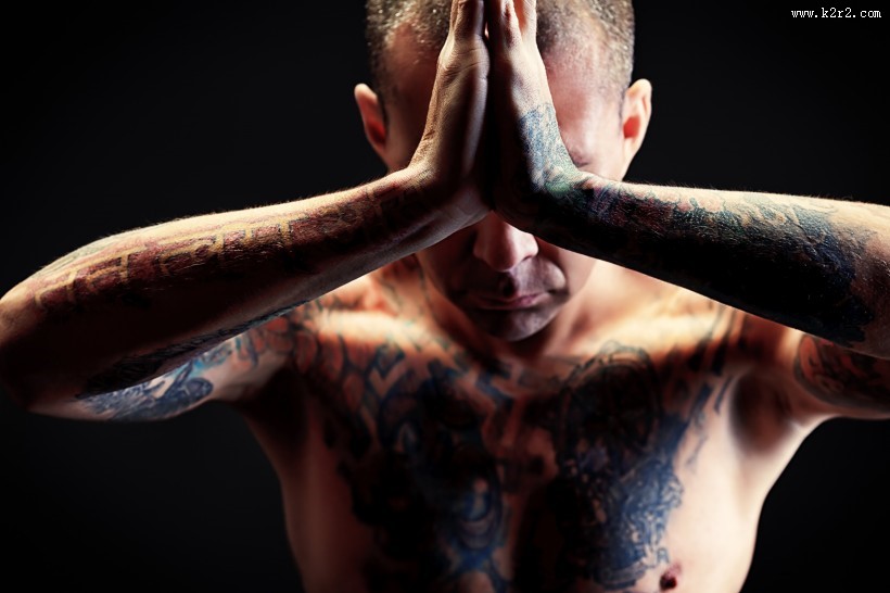 做瑜伽的男人图片