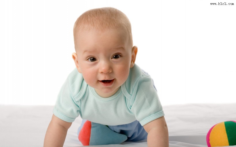 粉嫩嫩的婴儿宝宝图片