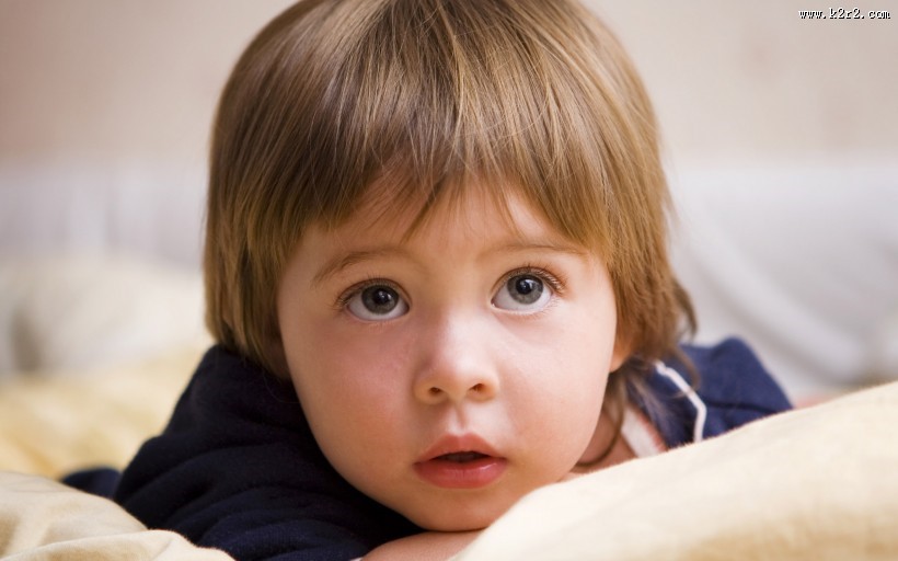 粉嫩嫩的婴儿宝宝图片