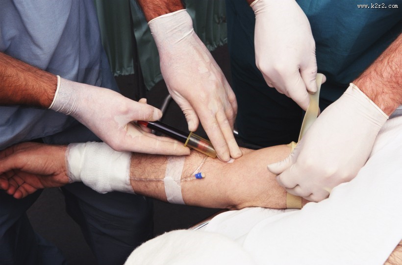 手术台上的医护人员图片大全