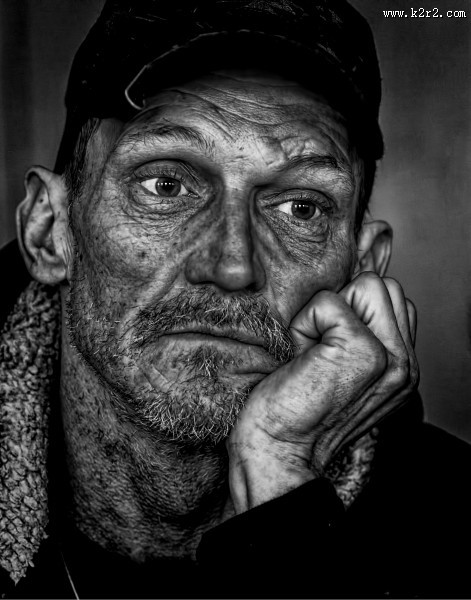 流浪者人物特写图片