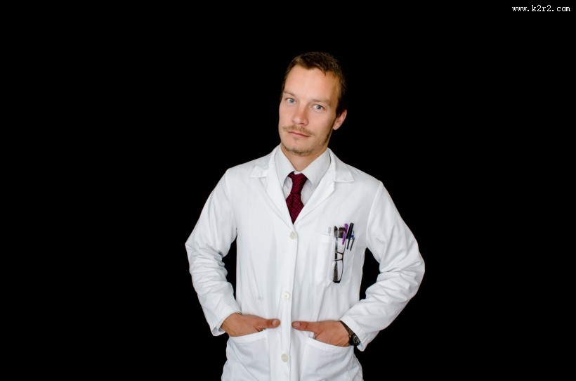 实验室做实验的人图片