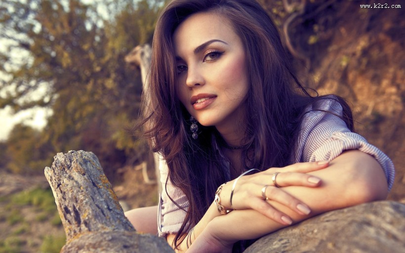 微笑的女孩图片