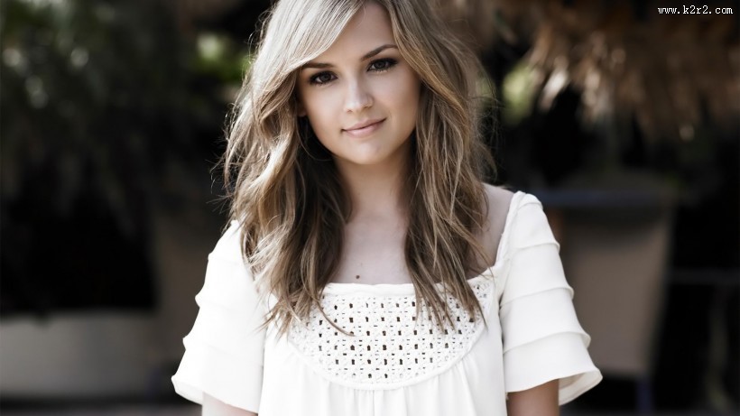 微笑的女孩图片