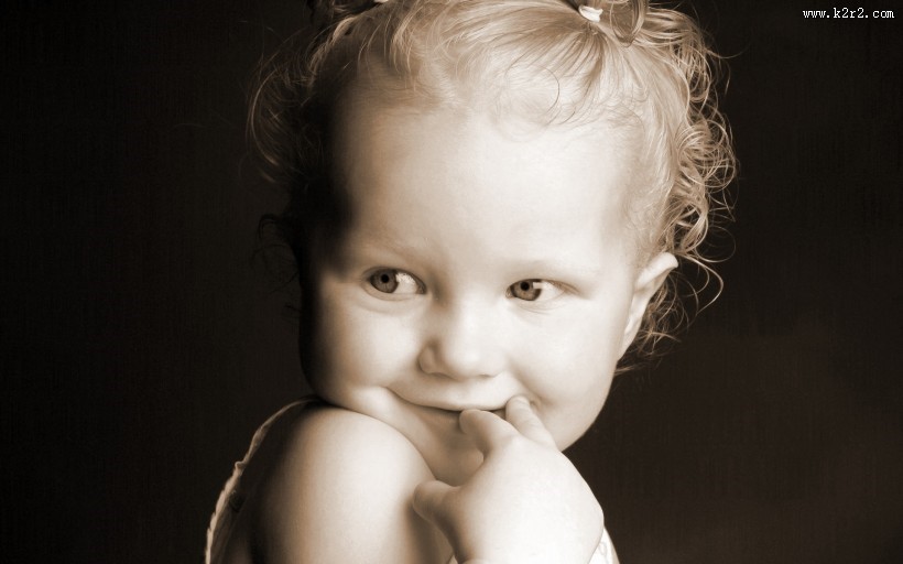 快乐小女孩图片