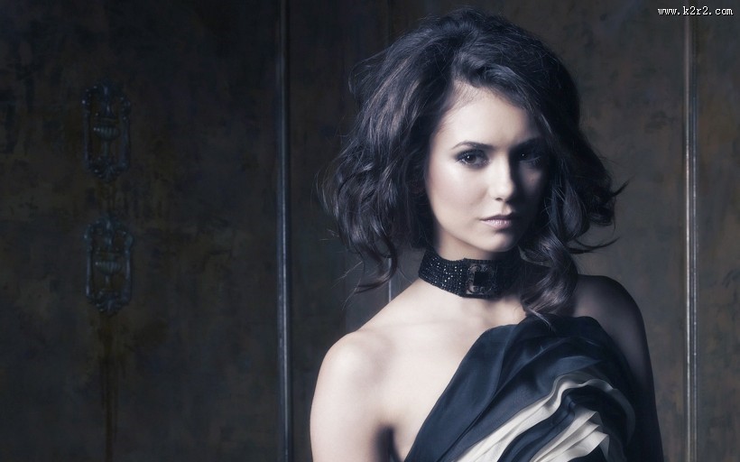 美女吸血鬼--妮娜·杜波夫图片