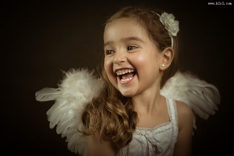 可爱的小天使女孩图片