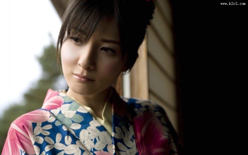 萌哒哒的齐刘海美女图片