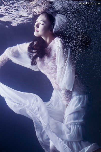 唯美水下人物摄影图片大全