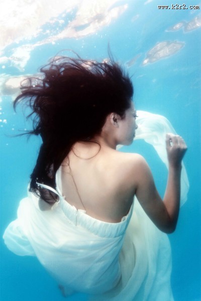 唯美水下人物摄影图片大全