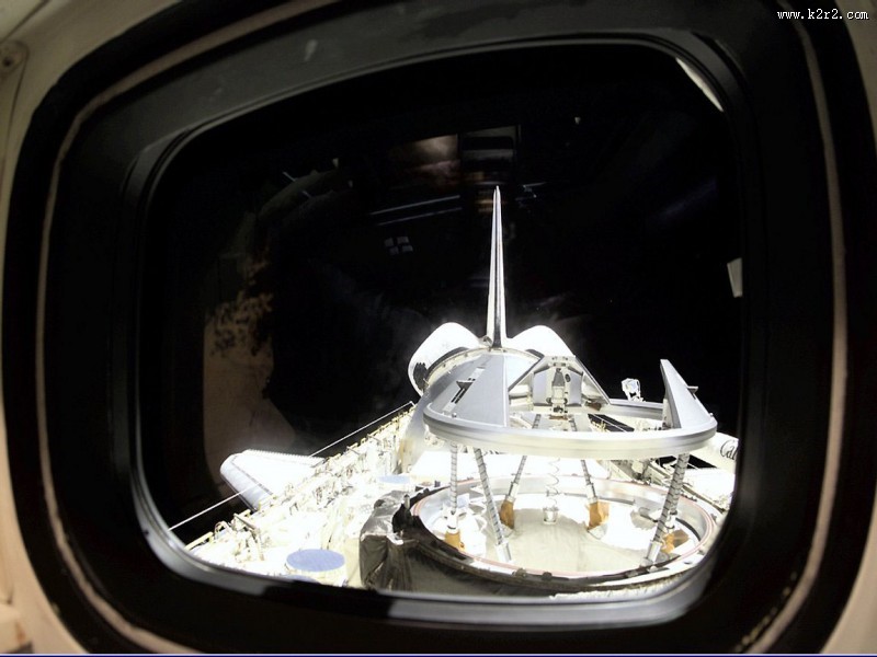 探索宇宙-太空中的宇航员图片