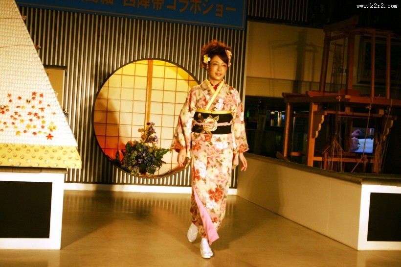 日本和服表演图片