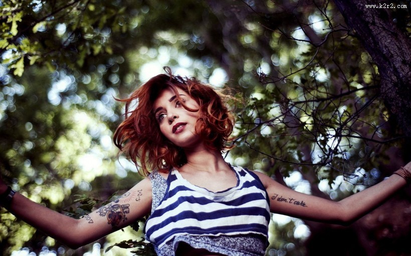 女性英文字母纹身图片大全