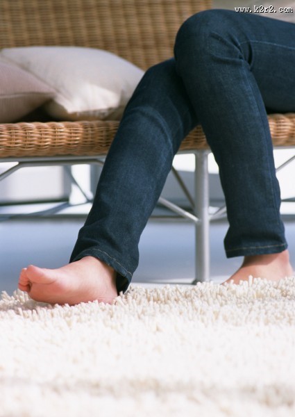 女性室内休闲图片