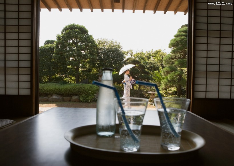 夏日里打伞的日本女人图片大全