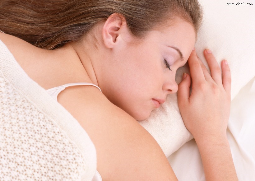 女性睡眠图片