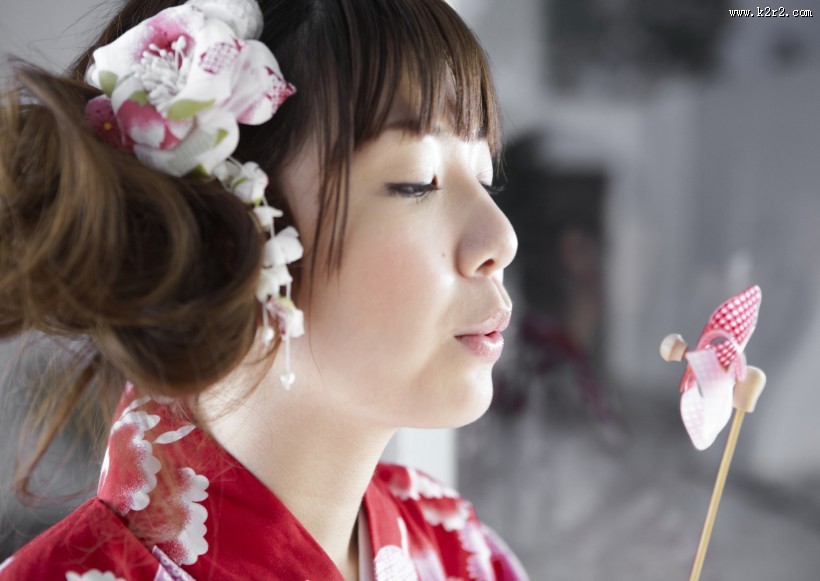 穿着和服的女孩图片