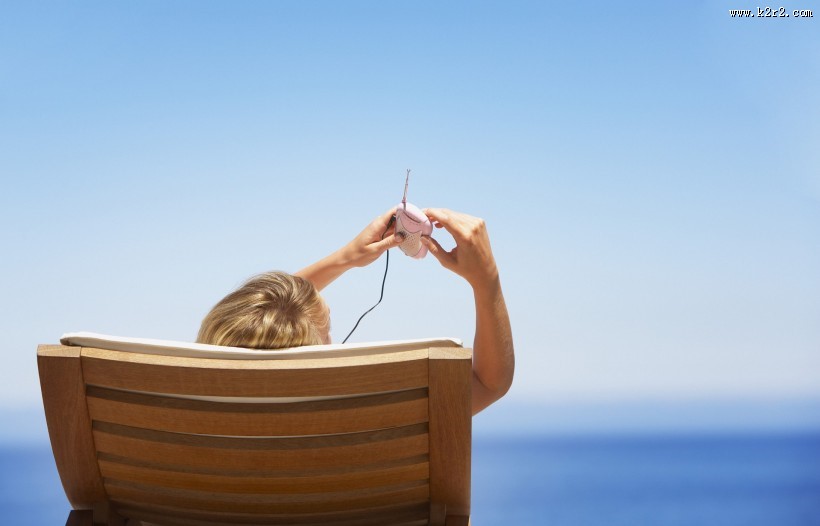 沙滩阳光浴图片