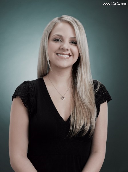 人受伤后表情特写图片