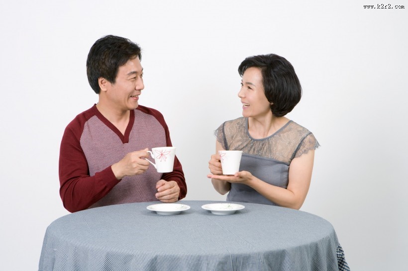 甜蜜中年夫妇特写图片