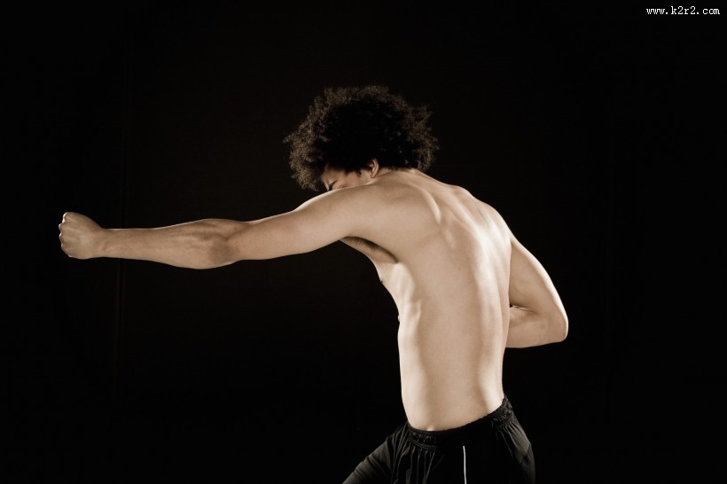 男性健康体魄特写图片