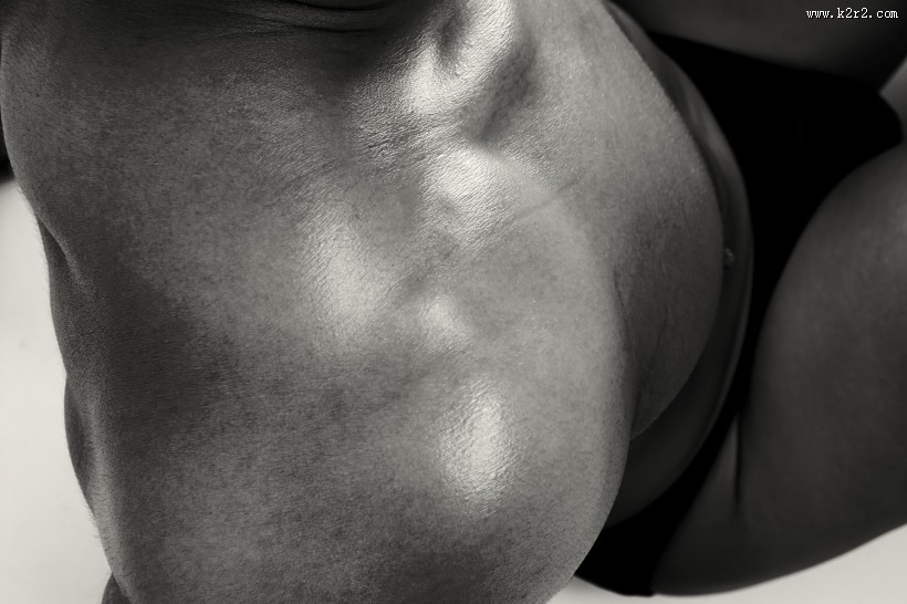 男性健康体魄特写图片